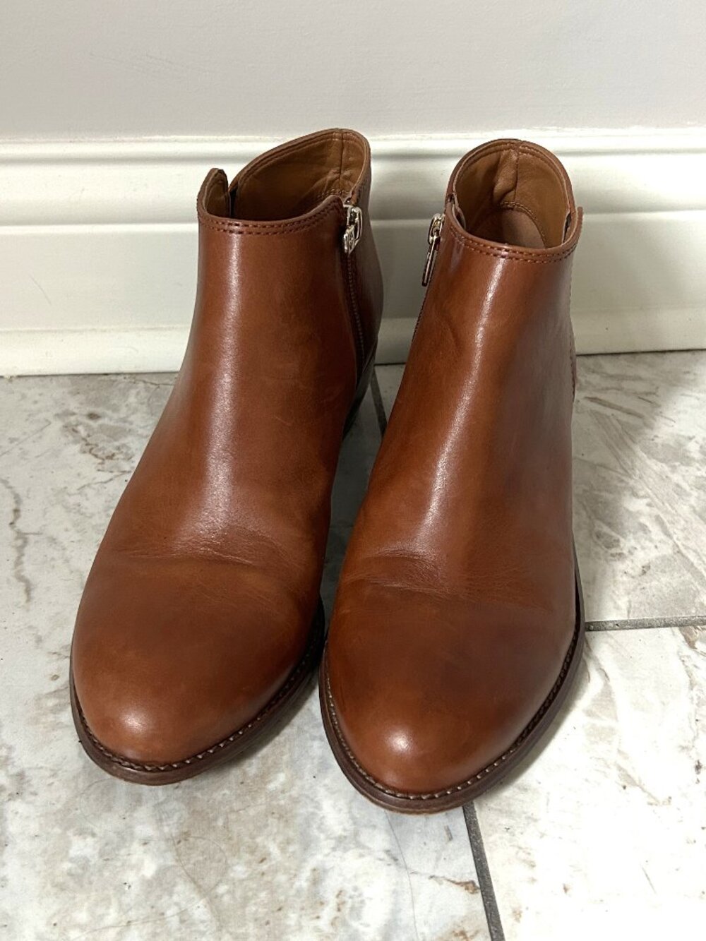 Antonio Melani Womens 9M Brown Leather Ankle Boots Side Zip Booties Cognac